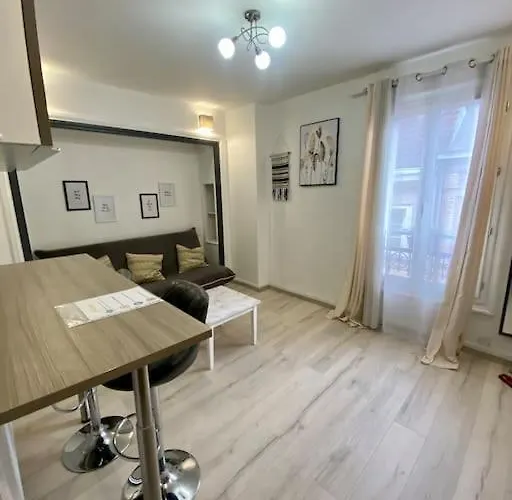 Jeanne D'arc Apartment